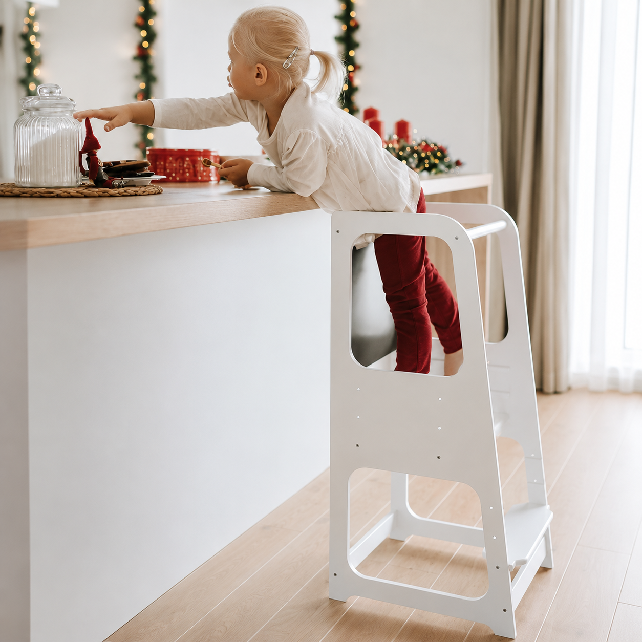 KINDER HOME Montessori Toranj, edukativna stolica sa crnom tablom i podesivom visinom, bela, za decu od 1-4 godine