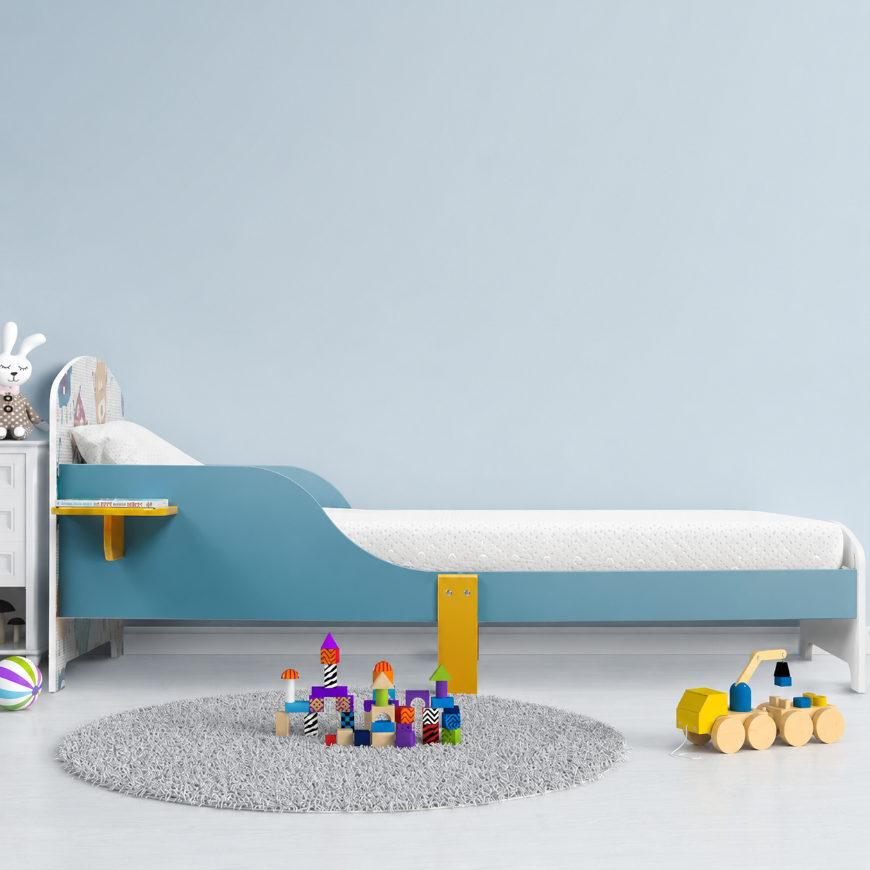 KINDER HOME Dečiji drveni krevet sa zaštitom od pada, ram dušeka od letvica 140/70 cm, udobno postolje - MONSTER