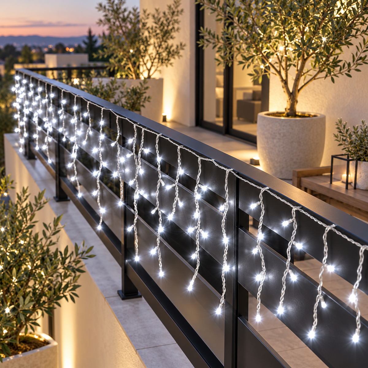 Svetleći niz sa 300 hladno belih LED dioda KKF308/WH